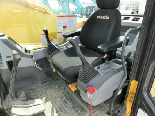 รถขุด KOMATSU PC200-7 ปี2003 ,5976Hr. รถนอกนำเข้าจากญี่ปุ่น สภาพดีมาก ราคาไม่แพงครับ