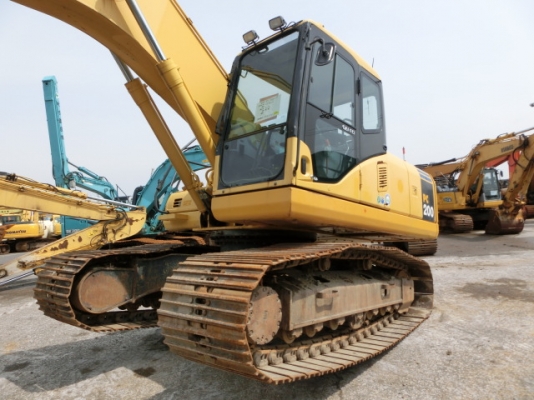 รถขุด KOMATSU PC200-7 ปี2003 ,5976Hr. รถนอกนำเข้าจากญี่ปุ่น สภาพดีมาก ราคาไม่แพงครับ