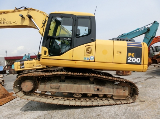 รถขุด KOMATSU PC200-7 ปี2003 ,5976Hr. รถนอกนำเข้าจากญี่ปุ่น สภาพดีมาก ราคาไม่แพงครับ
