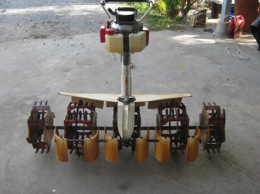 เครื่องพรวนหญ้าในร่องข้าว