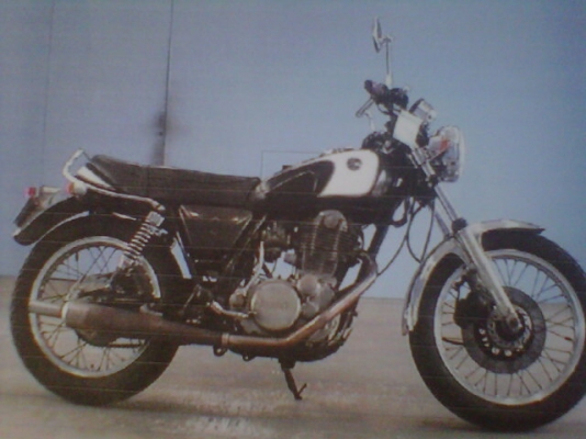 ***ขาย sr400 รถก้อน 2 คัน เดิมๆ ราคาคันล่ะ 51000 บาท*** รถเข้าต้นเดือนมิถุนายน56 พ่อค้าตัด 2 คันมีราคาพิเศษ ประกอบให้บวกคันละสองพันบาท สนใจจองได้เลยครับ to  0858730704 ohm คอนหวัน