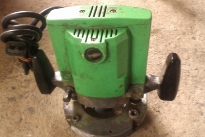 เครื่องเร้าเตอร์ฮิตาชิสภาพสวยๆครับพร้อมใช้งานครับเป็นของฮิตาชิครับราคานี้คุ้มครับ