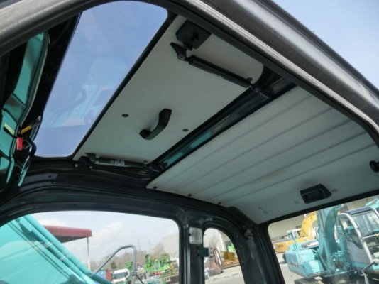 รถขุด KOBELCO  SK200-8 YN12,SN:57030,1251Hr.2009Yr. รถนอกนำเข้า รุ่นใหม่ สภาพสวยมากครับ ซีเรียลสูงชั่วโมงน้อย  ติดต่อคุณ มานะ 085-9049669