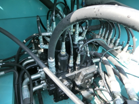 รถขุด KOBELCO  SK200-8 YN12,SN:57030,1251Hr.2009Yr. รถนอกนำเข้า รุ่นใหม่ สภาพสวยมากครับ ซีเรียลสูงชั่วโมงน้อย  ติดต่อคุณ มานะ 085-9049669