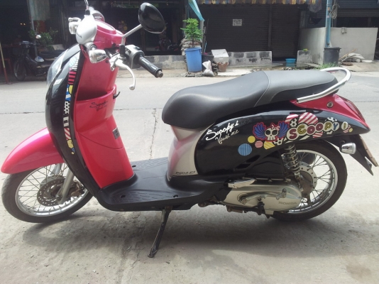 ขาย HONDA SCOOPY I รถปลายปี2011 เดิมทุกชิ้นส่วน ไม่เคยล้ม มือเดียวป่ายแดง งดต่อรองคับ