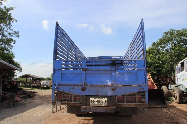 ฝากขายรถ 6 ล้อ HINO ช่วงยาว เครื่อง HO7C เทอร์โบ ช่างล่างใหญ่