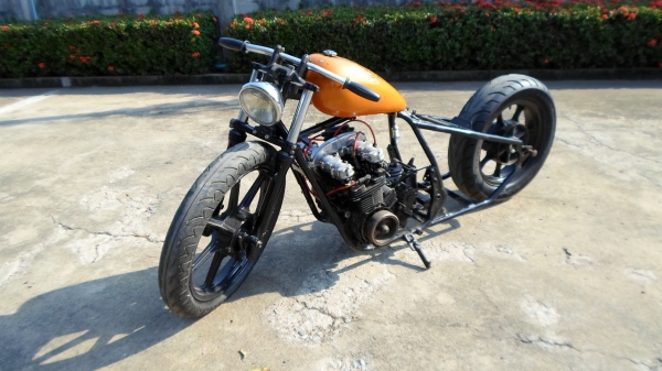 (เพิ่มรูปอุปกรณ์ที่ให้กับรถ) รถยิงเฟรม kawasaki KZ 400 (เพิ่มรูปอุปกรณ์ที่ให้กับรถ) รถยิงเฟรม kawasaki KZ 400