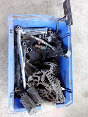 (เพิ่มรูปอุปกรณ์ที่ให้กับรถ) รถยิงเฟรม kawasaki KZ 400 (เพิ่มรูปอุปกรณ์ที่ให้กับรถ) รถยิงเฟรม kawasaki KZ 400