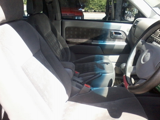 ขาย ISUZU  D - MAX  4 ประตู  4x4  รถปี 47    ราคา 380,000  บาท