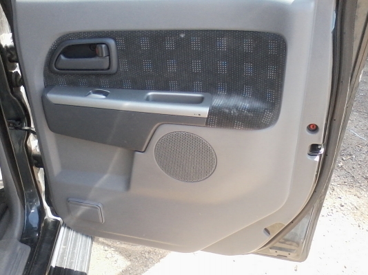 ขาย ISUZU  D - MAX  4 ประตู  4x4  รถปี 47    ราคา 380,000  บาท