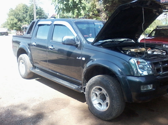 ขาย ISUZU  D - MAX  4 ประตู  4x4  รถปี 47    ราคา 380,000  บาท