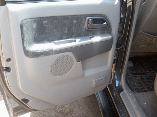 ขาย ISUZU  D - MAX  4 ประตู  4x4  รถปี 47    ราคา 380,000  บาท