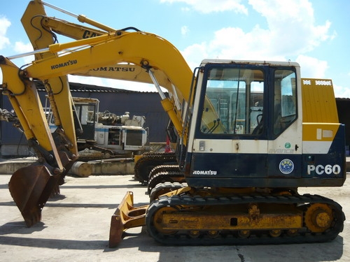โปรโมชั่น...ลดสุดพิเศษ!!! รถขุด Komatsu PC60-6 รถนำเข้าจากญี่ปุ่น ช่วงล่างเนี๊ยบไม่มีที่ติ พร้อมใช้งาน เอกสาครบ  750,000 บาท