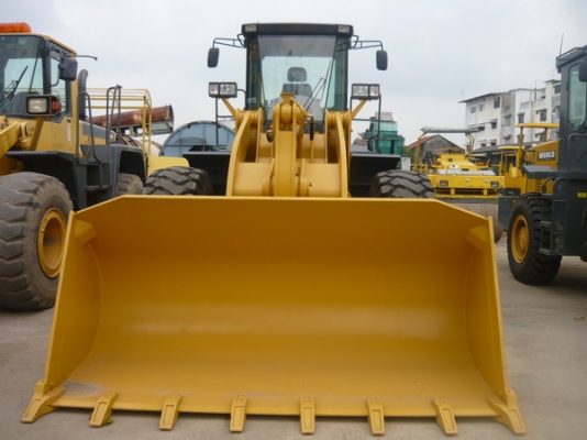 จัดโปรโมชั่น ลดกระหน่ำ !!!! รถตักใหม่ขนาด 3 คิวยี่ห้อ WORLD W156 แกร่งเหนือใคร ราคาเบา ๆ คุณภาพที่เราคัดสรรมาอย่างดี