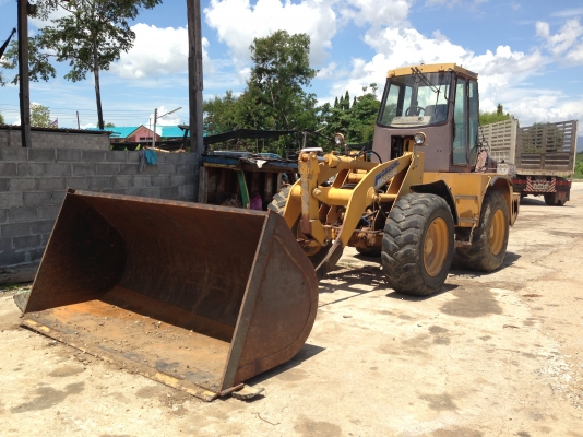 ขายรถตักเอวอ่อน