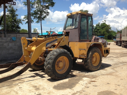 ขายรถตักเอวอ่อน ขายรถตักเอวอ่อน