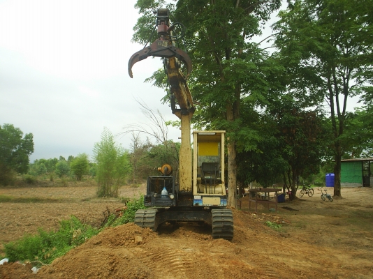 ขายรถแบคโฮแท็กยางติดปากคีบไม้และมีชุดปุ๊กกี่ให้ด้วย ขายรถแบคโฮแท็กยางติดปากคีบไม้และมีชุดปุ๊กกี่ให้ด้วย