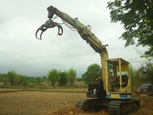 ขายรถแบคโฮแท็กยางติดปากคีบไม้และมีชุดปุ๊กกี่ให้ด้วย ขายรถแบคโฮแท็กยางติดปากคีบไม้และมีชุดปุ๊กกี่ให้ด้วย