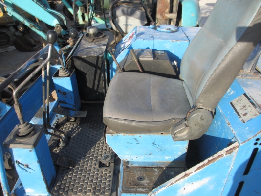 KOBELCO เทียบเท่า PC 30-5 เก่าไทย เอวแน่น ปั็มแรง สภาพพร้อมใช้ สุดๆเอาไปแบ่งกันใช้ได้เลยครับ   น้องร็อค จัดหั้ย สนใจโทร สอบถามได้ 081-8535656