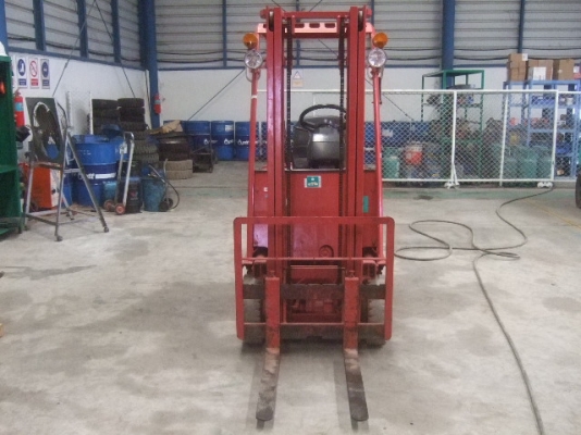 ขายด่วน รถฟอร์คลิฟต์ 0.9 ตัน ตัดขายราถูกไม่ถึงแสน สภาพพร้อมใช้งานค่ะ สนใจติดต่อสอบถามเจี๊ยบได้เลยค่ะ 087-3310254 ค่ะ