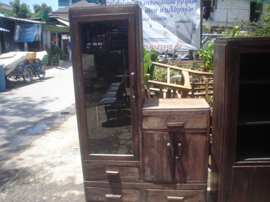 ตู้เก่าโบราณ   น่าเก็บสะสม  ไม้สักสภาพดี  ขายราคาชาวบ้าน