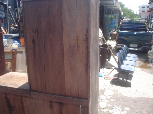 ตู้เก่าโบราณ   น่าเก็บสะสม  ไม้สักสภาพดี  ขายราคาชาวบ้าน