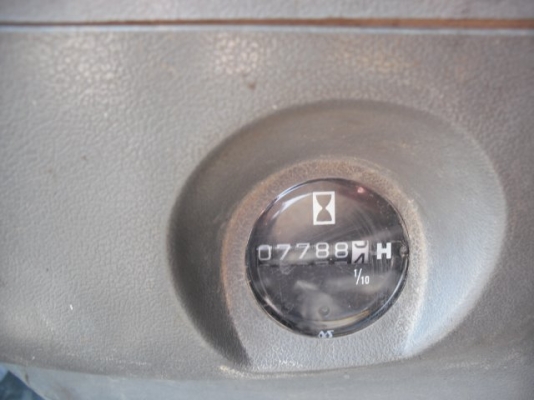 รถขุด HITACHI EX120-5 #51720, 7788Hr.,1997Yr. รถนอกนำเข้า จะถึงไทยแล้วครับ รถสวยมากครับ ติดต่อ มานะ 085-9049669