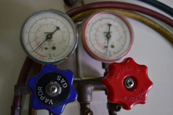 ขาย เกจวัดแรงดันน้ำยาแอร์ ROBIN  USA  ราคา 1,200 บาท