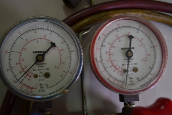 ขาย เกจวัดแรงดันน้ำยาแอร์ ROBIN  USA  ราคา 1,200 บาท
