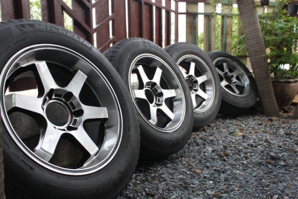 ขายล้อLENSOขอบ17*8 ลาย RT-8 พร้อมยาง 225-65-17