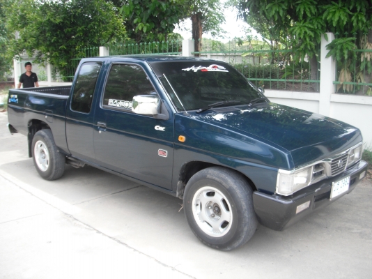 Nissan Big M ฝาแดง ปี96