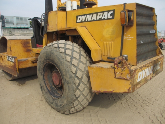 รถบด DYNAPAC CA251   คุณภาพเยี่ยม เก่านอก