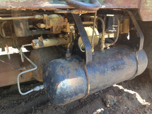 HINO KT 725 - 191 HP EL100 รถหางปลาสิบล้อเพลาเดียว ใช้ลาก HITACHI ZX 200 อยู่ครบตอนนี้ รถเครื่องแรงดีมากไม่เยิ้ม ภายในเก๋งมีผุบ้างเล็กน้อย พวงมาลัยเพาเวอร์ ช่วงล่างเบรคทริ๊ปฟี้ครบครัน สามารถประกอบเป็น 2 เพลาได้เลยครับ ยางสภาพดี 10 เส้นประมาณ 70\% พร้อมลากพ HINO KT 725 - 191 HP EL100 รถหางปลาสิบล้อเพลาเดียว ใช้ลาก HITACHI ZX 200 อยู่ครบตอนนี้ รถเครื่องแรงดีมากไม่เยิ้ม ภายในเก๋งมีผุบ้างเล็กน้อย พวงมาลัยเพาเวอร์ ช่วงล่างเบรคทริ๊ปฟี้ครบครัน สามารถประกอบเป็น 2 เพลาได้เลยครับ ยางสภาพดี 10 เส้นประมาณ 70\% พร้อมลากพ