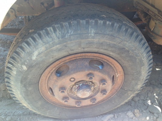 HINO KT 725 - 191 HP EL100 รถหางปลาสิบล้อเพลาเดียว ใช้ลาก HITACHI ZX 200 อยู่ครบตอนนี้ รถเครื่องแรงดีมากไม่เยิ้ม ภายในเก๋งมีผุบ้างเล็กน้อย พวงมาลัยเพาเวอร์ ช่วงล่างเบรคทริ๊ปฟี้ครบครัน สามารถประกอบเป็น 2 เพลาได้เลยครับ ยางสภาพดี 10 เส้นประมาณ 70\% พร้อมลากพ HINO KT 725 - 191 HP EL100 รถหางปลาสิบล้อเพลาเดียว ใช้ลาก HITACHI ZX 200 อยู่ครบตอนนี้ รถเครื่องแรงดีมากไม่เยิ้ม ภายในเก๋งมีผุบ้างเล็กน้อย พวงมาลัยเพาเวอร์ ช่วงล่างเบรคทริ๊ปฟี้ครบครัน สามารถประกอบเป็น 2 เพลาได้เลยครับ ยางสภาพดี 10 เส้นประมาณ 70\% พร้อมลากพ