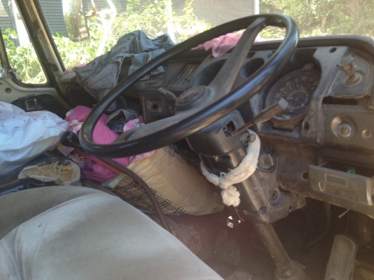 HINO KT 725 - 191 HP EL100 รถหางปลาสิบล้อเพลาเดียว ใช้ลาก HITACHI ZX 200 อยู่ครบตอนนี้ รถเครื่องแรงดีมากไม่เยิ้ม ภายในเก๋งมีผุบ้างเล็กน้อย พวงมาลัยเพาเวอร์ ช่วงล่างเบรคทริ๊ปฟี้ครบครัน สามารถประกอบเป็น 2 เพลาได้เลยครับ ยางสภาพดี 10 เส้นประมาณ 70\% พร้อมลากพ HINO KT 725 - 191 HP EL100 รถหางปลาสิบล้อเพลาเดียว ใช้ลาก HITACHI ZX 200 อยู่ครบตอนนี้ รถเครื่องแรงดีมากไม่เยิ้ม ภายในเก๋งมีผุบ้างเล็กน้อย พวงมาลัยเพาเวอร์ ช่วงล่างเบรคทริ๊ปฟี้ครบครัน สามารถประกอบเป็น 2 เพลาได้เลยครับ ยางสภาพดี 10 เส้นประมาณ 70\% พร้อมลากพ