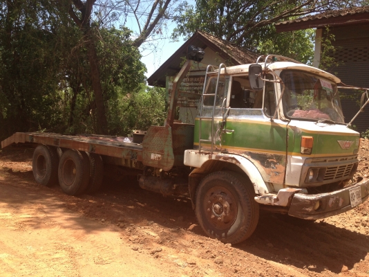 HINO KT 725 - 191 HP EL100 รถหางปลาสิบล้อเพลาเดียว ใช้ลาก HITACHI ZX 200 อยู่ครบตอนนี้ รถเครื่องแรงดีมากไม่เยิ้ม ภายในเก๋งมีผุบ้างเล็กน้อย พวงมาลัยเพาเวอร์ ช่วงล่างเบรคทริ๊ปฟี้ครบครัน สามารถประกอบเป็น 2 เพลาได้เลยครับ ยางสภาพดี 10 เส้นประมาณ 70\% พร้อมลากพ HINO KT 725 - 191 HP EL100 รถหางปลาสิบล้อเพลาเดียว ใช้ลาก HITACHI ZX 200 อยู่ครบตอนนี้ รถเครื่องแรงดีมากไม่เยิ้ม ภายในเก๋งมีผุบ้างเล็กน้อย พวงมาลัยเพาเวอร์ ช่วงล่างเบรคทริ๊ปฟี้ครบครัน สามารถประกอบเป็น 2 เพลาได้เลยครับ ยางสภาพดี 10 เส้นประมาณ 70\% พร้อมลากพ