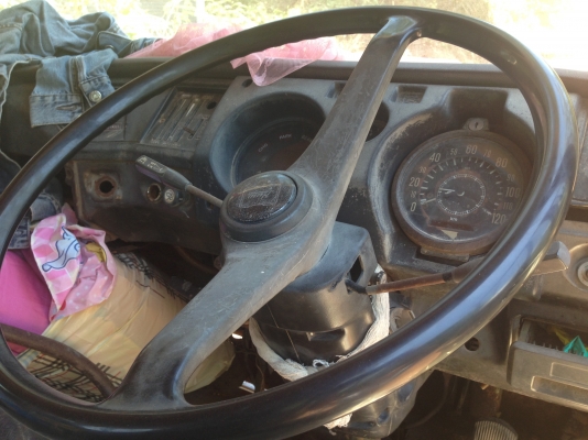 HINO KT 725 - 191 HP EL100 รถหางปลาสิบล้อเพลาเดียว ใช้ลาก HITACHI ZX 200 อยู่ครบตอนนี้ รถเครื่องแรงดีมากไม่เยิ้ม ภายในเก๋งมีผุบ้างเล็กน้อย พวงมาลัยเพาเวอร์ ช่วงล่างเบรคทริ๊ปฟี้ครบครัน สามารถประกอบเป็น 2 เพลาได้เลยครับ ยางสภาพดี 10 เส้นประมาณ 70\% พร้อมลากพ HINO KT 725 - 191 HP EL100 รถหางปลาสิบล้อเพลาเดียว ใช้ลาก HITACHI ZX 200 อยู่ครบตอนนี้ รถเครื่องแรงดีมากไม่เยิ้ม ภายในเก๋งมีผุบ้างเล็กน้อย พวงมาลัยเพาเวอร์ ช่วงล่างเบรคทริ๊ปฟี้ครบครัน สามารถประกอบเป็น 2 เพลาได้เลยครับ ยางสภาพดี 10 เส้นประมาณ 70\% พร้อมลากพ