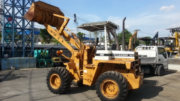 รถตักล้อยาง  507-51562  รถสวย  สภาพดี  ไม่มีผุ  เพิ่งเข้ามาจากญี่ปุ่น  โทร.081-373-0559