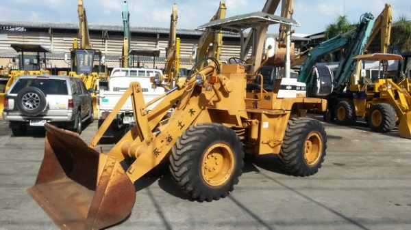 รถตักล้อยาง  507-51562  รถสวย  สภาพดี  ไม่มีผุ  เพิ่งเข้ามาจากญี่ปุ่น  โทร.081-373-0559