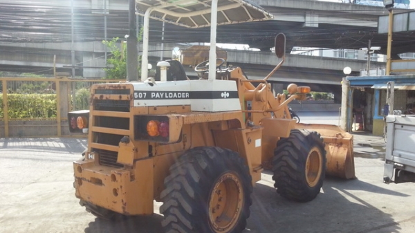 รถตักล้อยาง  507-51562  รถสวย  สภาพดี  ไม่มีผุ  เพิ่งเข้ามาจากญี่ปุ่น  โทร.081-373-0559