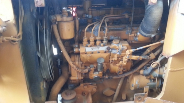 รถตักล้อยาง  507-51562  รถสวย  สภาพดี  ไม่มีผุ  เพิ่งเข้ามาจากญี่ปุ่น  โทร.081-373-0559