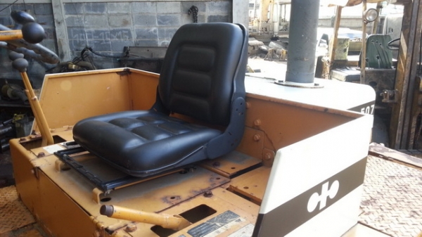 รถตักล้อยาง  507-51562  รถสวย  สภาพดี  ไม่มีผุ  เพิ่งเข้ามาจากญี่ปุ่น  โทร.081-373-0559