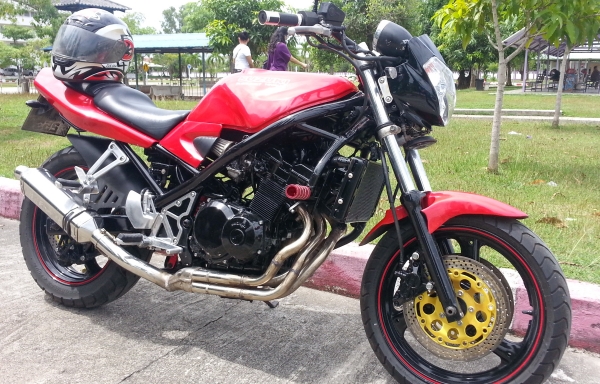 ซูซูกิ Suzuki Bandit 400cc พร้อมโอนทะเบียน 70000.-