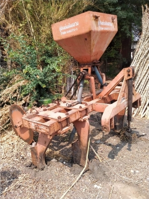 ขายลิปเปอร์ ฝังปุ๋ยอ้อย 4 ขา ใส่ 45-50 แรง  โทร 0872016577 ของอยุ่ตากฟ้า นครสวรรค์