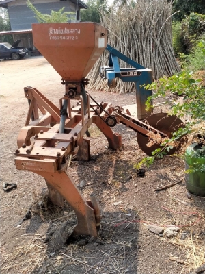 ขายลิปเปอร์ ฝังปุ๋ยอ้อย 4 ขา ใส่ 45-50 แรง  โทร 0872016577 ของอยุ่ตากฟ้า นครสวรรค์