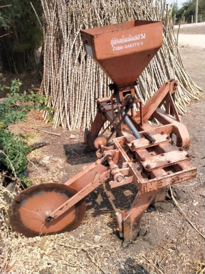 ขายลิปเปอร์ ฝังปุ๋ยอ้อย 4 ขา ใส่ 45-50 แรง  โทร 0872016577 ของอยุ่ตากฟ้า นครสวรรค์