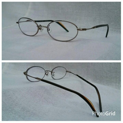 แว่นสายตาอเมริกันวงรีเล็กของ 'คาลวิน ไคลน์' ตัวแท้ ! กรอบราชสีห์เงิน ก้านขาโลหะหุ้มอะซีเทต เลนส์มัลติโค้ทคุณภาพสูง ค่าสายตา +175 Authentic CALVIN KLEIN handmade in USA แว่นสายตาอเมริกันวงรีเล็กของ 'คาลวิน ไคลน์' ตัวแท้ ! กรอบราชสีห์เงิน ก้านขาโลหะหุ้มอะซีเทต เลนส์มัลติโค้ทคุณภาพสูง ค่าสายตา +175 Authentic CALVIN KLEIN handmade in USA