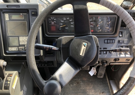 ขายรถเครน TADANO TR100M-1 (ขนาด 10 ตัน) ปี 1998 นำเข้าเองจากญี่ปุ่น สภาพสวยพร้อมใช้งาน มีVDOการทำงานครับ ขายรถเครน TADANO TR100M-1 (ขนาด 10 ตัน) ปี 1998 นำเข้าเองจากญี่ปุ่น สภาพสวยพร้อมใช้งาน มีVDOการทำงานครับ