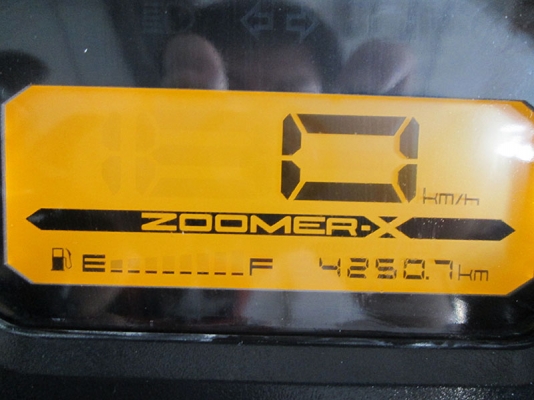 (โอนฟรี) ขาย Honda Zoomer-X ไมล์แท้ 4250 กม ปี 2019 รถสวยสภาพป้ายแดง