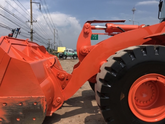 ขายรถตักล้อยาง HITACHI ZW220 นำเข้าเองจากญี่ปุ่น สภาพสวยพร้อมใช้งาน มีVDOการทำงานครับ
